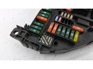 Pojistková skříňka 1670498 BMW 7 F01 F02 F03 F04 2009