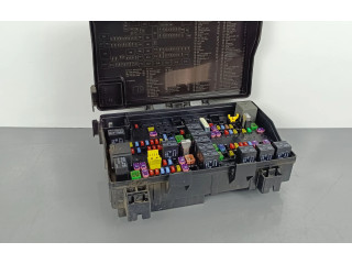 Блок предохранителей P68251627AB Jeep Grand Cherokee