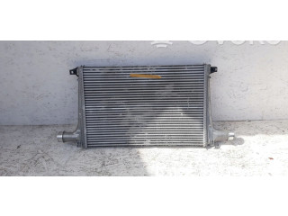 Интеркулер  4M0145805J   Audi Q8 