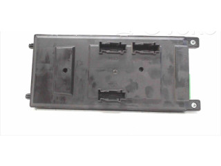 Pojistková skříňka YQE500300 Land Rover Range Rover Sport L320