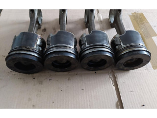  Поршень с шатуном    BMW X3 E83  