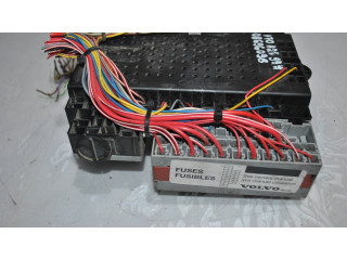 Блок предохранителей 08696098, 08696040 Volvo V70