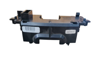 Ручка стеклоочистителей 30658614   Volvo V70