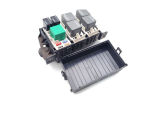 Блок предохранителей 04671886AA   Jeep Grand Cherokee    