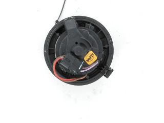 Вентилятор печки    272101005R, Q0-3791V   Renault Clio IV