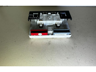 Дисплей    P8200028364A, 8200028364A   Renault Trafic II (X83)