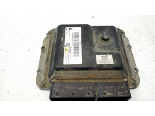 Блок управления двигателя 55579893   Opel Meriva B