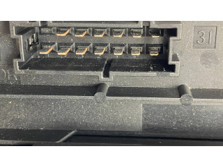 Pojistková skříňka A2049005201 Mercedes-Benz C W204 2009