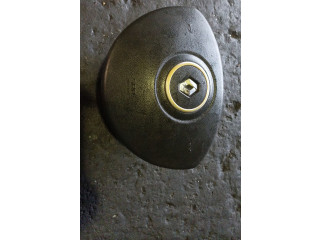 Подушка безопасности водителя 8200677493   Renault Clio III