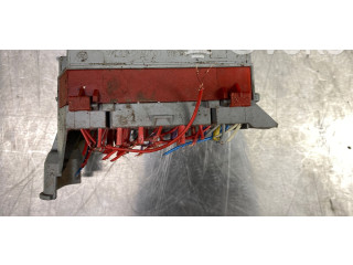 Блок предохранителей 9162439   Volvo S80