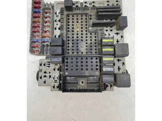Блок предохранителей  8688153, 8645729   Volvo V70    