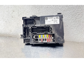 Блок предохранителей 13349934, 28270822   Opel Meriva B    