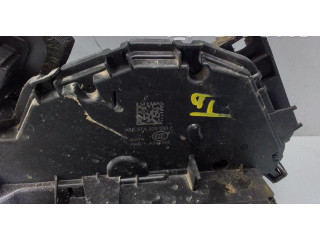 Zámek zadních dveří 5ta839016e   Seat Arona 2017