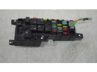 Блок предохранителей 30728008 Volvo V70