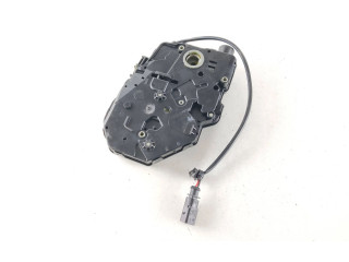 Zámek zadních dveří 2K0827201Q, 23217 Volkswagen Caddy 2010