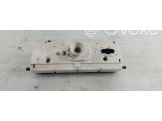 Панель приборов 81117788   Volkswagen PASSAT B4       