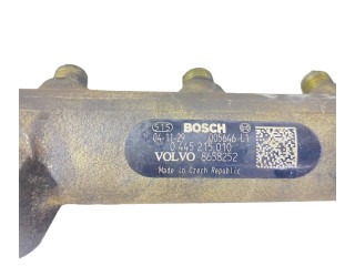 Топливная рампа 8658252, 005646L1   Volvo V70  