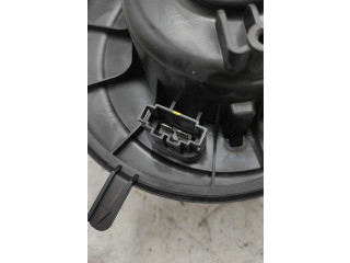 Вентилятор печки Skoda Yeti (5L)