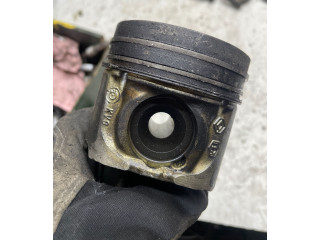 Поршень с шатуном V9X 120060003R Nissan Navara D40