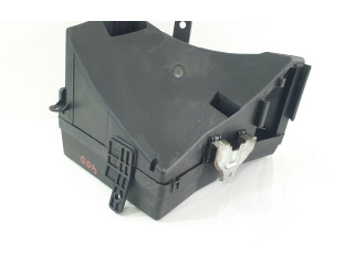 Блок предохранителей MB7002008 Subaru Forester SH