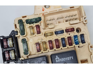   Pojistková skříňka    Mitsubishi Pajero 2001