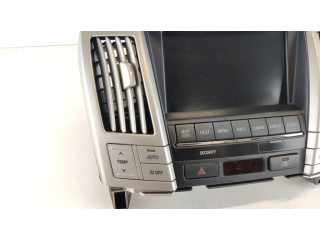 Радио/ проигрыватель CD/DVD / навигация