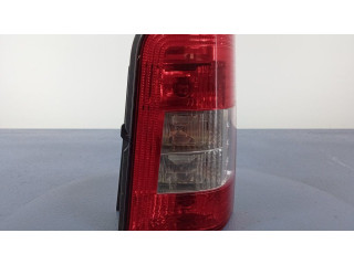 Задний фонарь в кузове