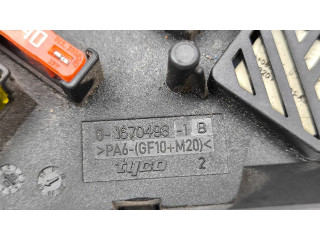 Pojistková skříňka 1670498 BMW 7 F01 F02 F03 F04 2009