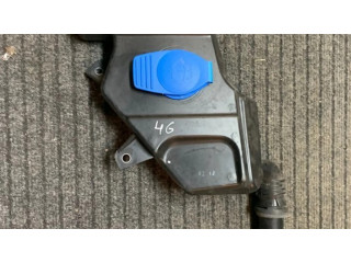 Бачок оконной жидкости