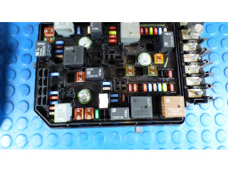 Блок предохранителей 39216535, 812461952 Vauxhall Astra K