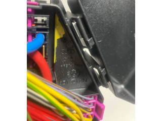 Блок предохранителей  8D1941824   Audi A3 S3 8L    