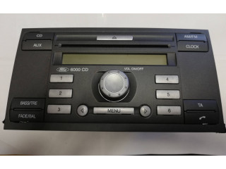 Радио/ проигрыватель CD/DVD / навигация