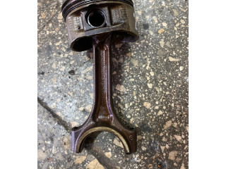 Píst 24520A Volvo XC70