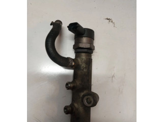 Топливная рампа 30757146, 002353   Volvo V70  