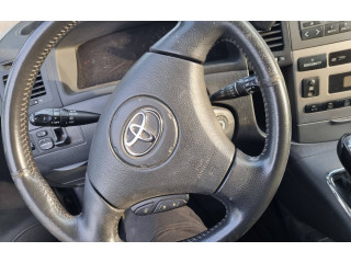 Руль Toyota Corolla Verso E121 2004 - 2007 года