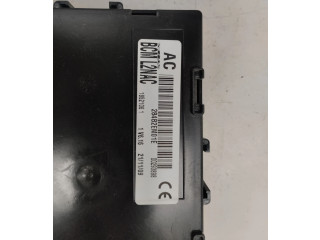 Pojistková skříňka Řídící jednotka BSM 284B2EM01E Nissan Micra C+C 2010