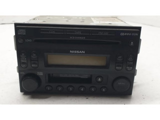 Радио/ проигрыватель CD/DVD / навигация