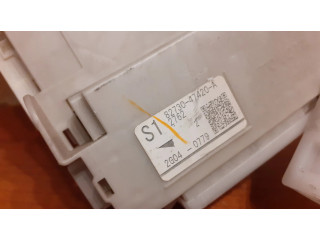 Блок предохранителей 8273047420A, 892 Toyota Prius (XW30)