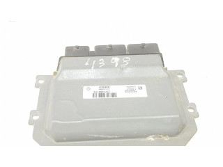 Блок управления двигателя 237102611S, 237105698R Dacia Duster