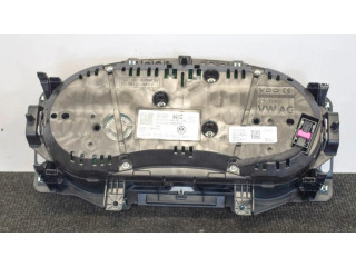 Панель приборов    Volkswagen Golf VII       