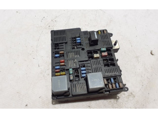 Блок предохранителей 31473770 Volvo S60