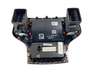 Радио/ проигрыватель CD/DVD / навигация