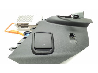 Другая деталь отсека двигателя