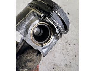 Píst Subaru Outback