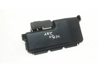 Крышка блока предохранителей 30728133   Volvo XC90    