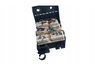 Блок предохранителей  82734-05030   Toyota Corolla Verso AR10    