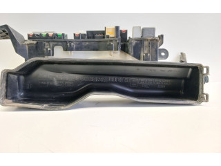 Блок предохранителей  5136YA1   Toyota Corolla Verso AR10    