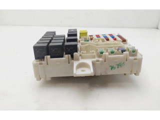 Блок предохранителей MN108319 Mitsubishi Colt