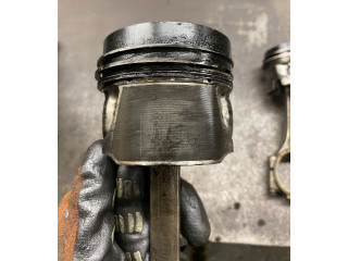  Поршень с шатуном  CFG, CFG  Skoda Superb B6 (3T)  