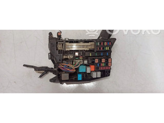 Pojistková skříňka 7379R0A2 Toyota Avensis T270 2012